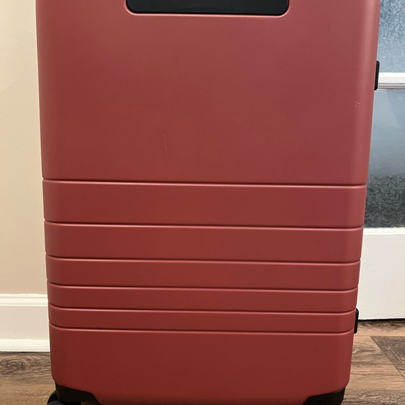 Monos Check-In Medium - Picture 4 of 7